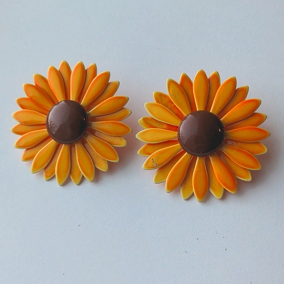 Vintage 60s Metal Sunflower Earrings Clip On Yellow Orange Brown Boho - Picture 1 of 6
